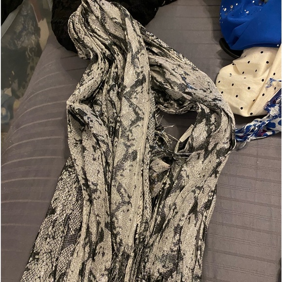 Scarves scarves scarves - Picture 4 of 13